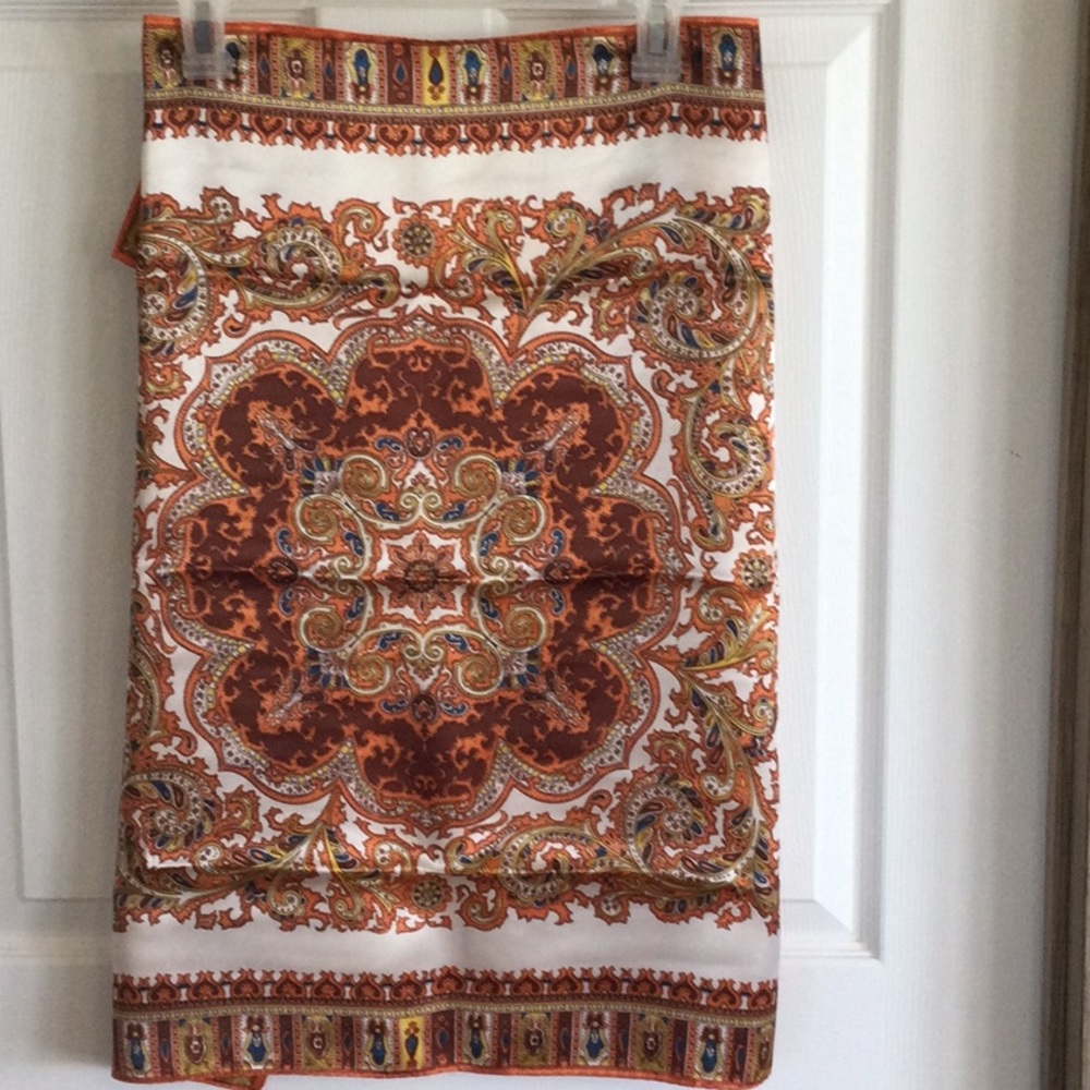 Beautiful Scarf - Picture 3 of 5